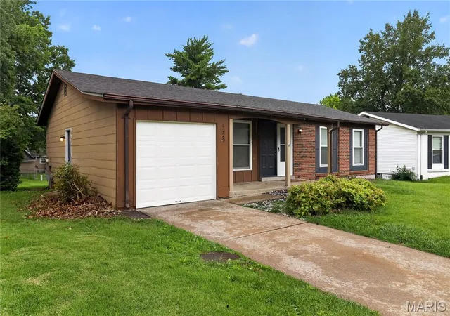 1st image of 6220 Pennyrich Ct, Florissant, MO 63033 | MLS# MIS26040038