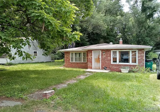 Homes for sale in East Saint Louis, IL | 2716 Trendley Ave, East Saint Louis, IL 62207 | MLS# MIS26040049