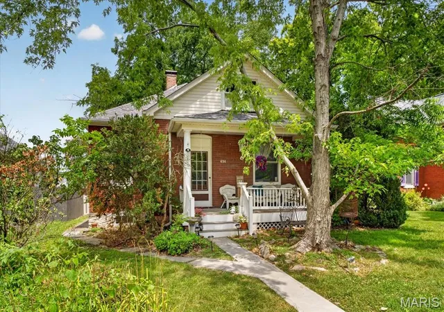 Homes for sale in Columbia, IL | 634 N Metter Ave, Columbia, IL 62236 | MLS# MIS26040058