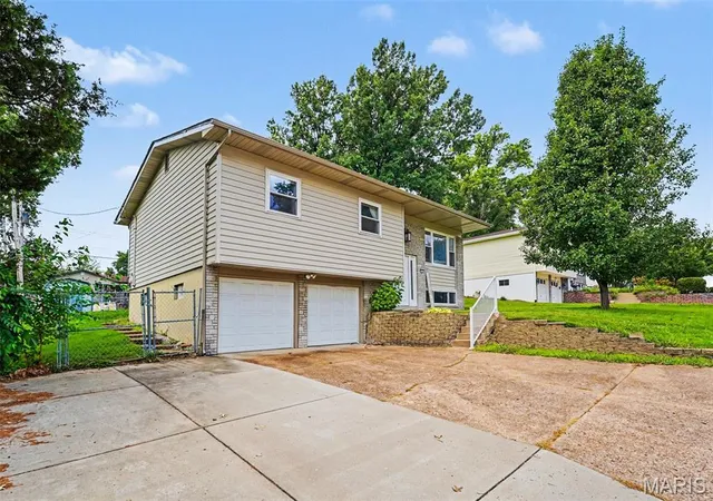 Homes for sale in Arnold, MO | 2643 Georgia Dr, Arnold, MO 63010 | MLS# MIS26040066