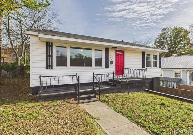 2nd image of 732 Mill St, Poplar Bluff, MO 63901 | MLS# MIS26040068