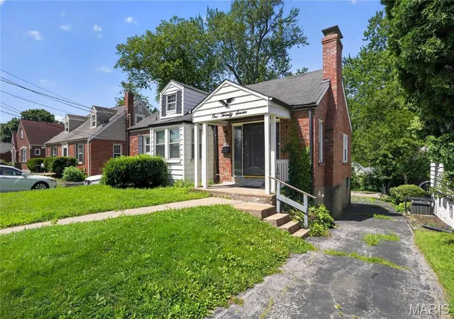 Homes for sale in Ferguson, MO | 127 S Hartnett Ave, Ferguson, MO 63135 | MLS# MIS26040085