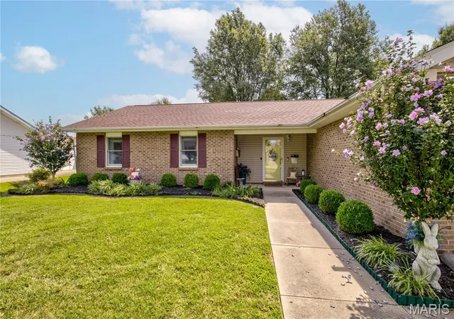 Homes for sale in Sikeston, MO | 1010 Pine Street, Sikeston, MO 63801 | MLS# MIS26040087