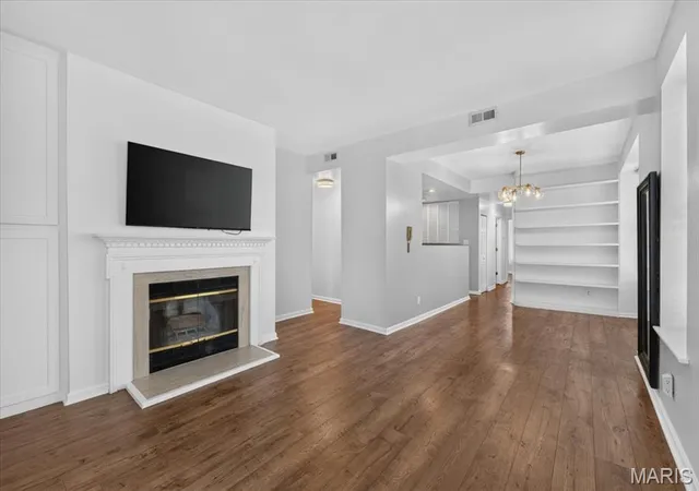 Photo 3 of Condo for sale at 5900 Mcpherson Ave #3W, Saint Louis, MO 63112 | MLS# MIS26040100 | Listing updated on 2026-09-04