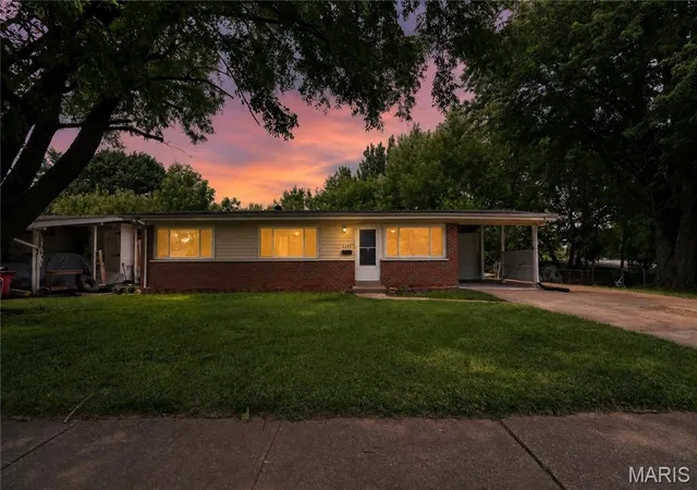 2nd image of 2245 Saint Catherine St, Florissant, MO 63033 | MLS# MIS26040111
