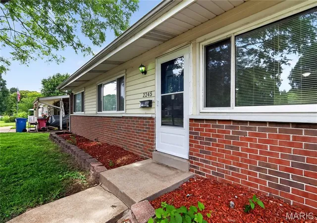 4th image of 2245 Saint Catherine St, Florissant, MO 63033 | MLS# MIS26040111