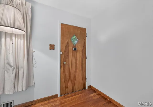 Photo 1 of Single family home for sale at 7 Wayne St, St Charles, MO 63301 | MLS# MIS26040115 | Listing updated on 2026-10-29