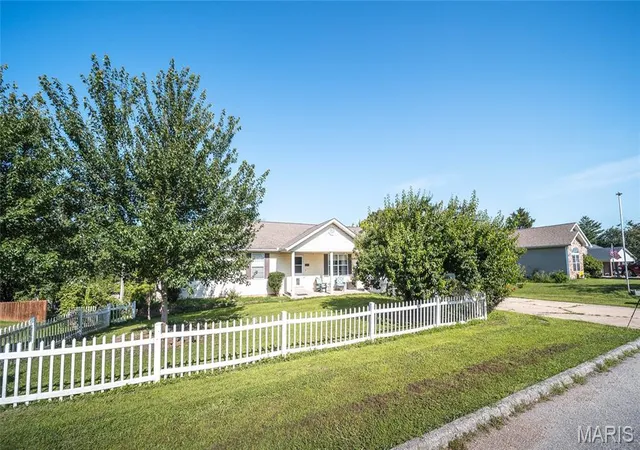Homes for sale in Dixon, MO | 502 Mcclaren Wy, Dixon, MO 65459 | MLS# MIS26040122