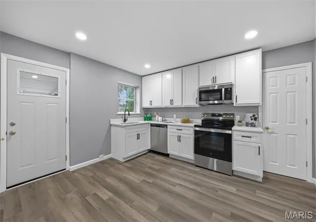 5th image of 8605 Mayflower Ct, Saint Louis, MO 63132 | MLS# MIS26040128
