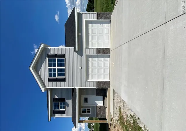 Homes for sale in Greenville, IL | 1406 Kweit Ln, Greenville, IL 62246 | MLS# MIS26040148