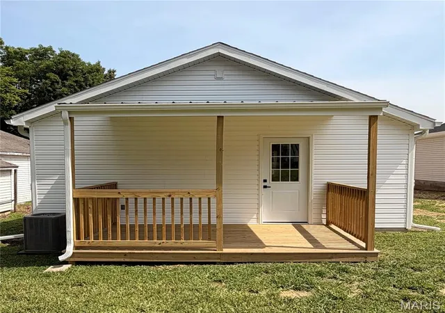 Homes for sale in Bloomfield, MO | 605 Court St, Bloomfield, MO 63825 | MLS# MIS26040150