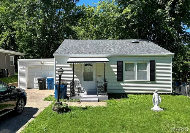 Homes for sale in Jennings, MO | 2316 Shields Ave, Jennings, MO 63136 | MLS# MIS26040160