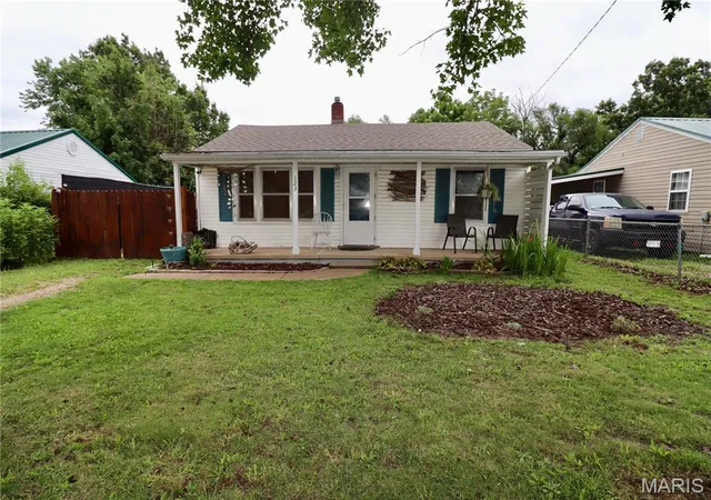 Homes for sale in Lebanon, MO | 123 Cedar Crest Dr, Lebanon, MO 65536 | MLS# MIS26040164