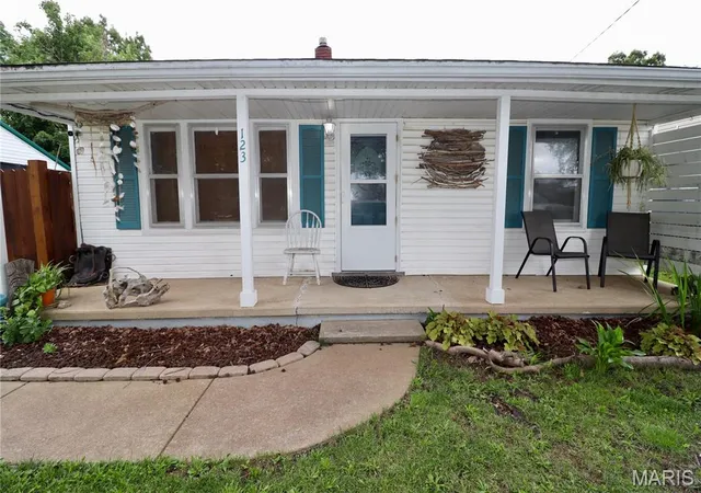 Homes for sale in Lebanon, MO | 123 Cedar Crest Dr, Lebanon, MO 65536 | MLS# MIS26040164