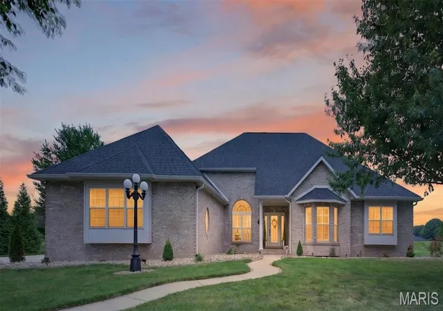 Homes for sale in O Fallon, IL | 1693 Lancaster Dr, O Fallon, IL 62269 | MLS# MIS26040167