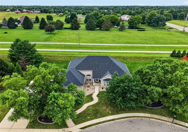 Homes for sale in O Fallon, IL | 1693 Lancaster Dr, O Fallon, IL 62269 | MLS# MIS26040167