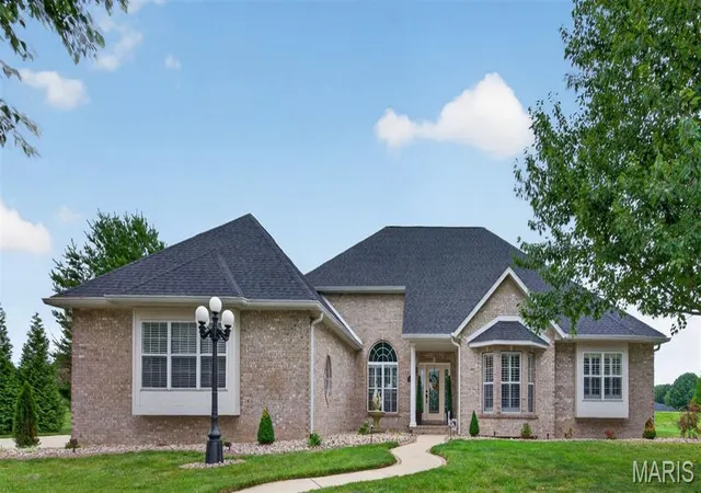 Homes for sale in O Fallon, IL | 1693 Lancaster Dr, O Fallon, IL 62269 | MLS# MIS26040167