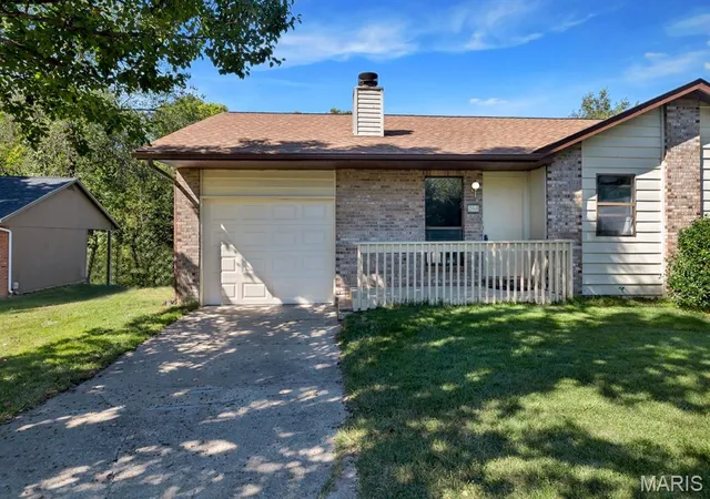 Photo 3 of Multi family home for sale at 26 Fox Meadow Ln, Glen Carbon, IL 62034 | MLS# MIS26040174 | Listing updated on 2026-10-05