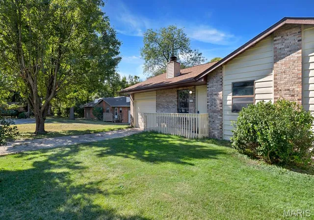 Listing Photo 5 - Condo for sale in building located at 26 Fox Mdw Ln, Glen Carbon, IL 62034