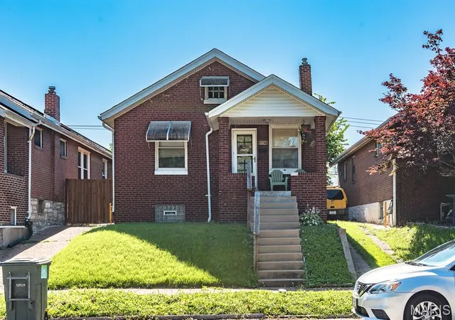 Photo 2 of Single family home for sale at 5930 Wanda Ave, Saint Louis, MO 63116 | MLS# MIS26040175 | Listing updated on 2026-06-24
