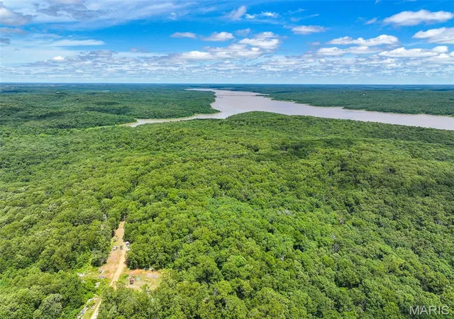2nd image of 5760 Ne 817 Private Road, Osceola, MO 64776 | MLS# MIS26040176