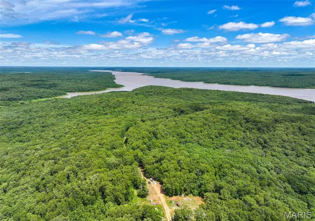 4th image of 5760 Ne 817 Private Road, Osceola, MO 64776 | MLS# MIS26040176