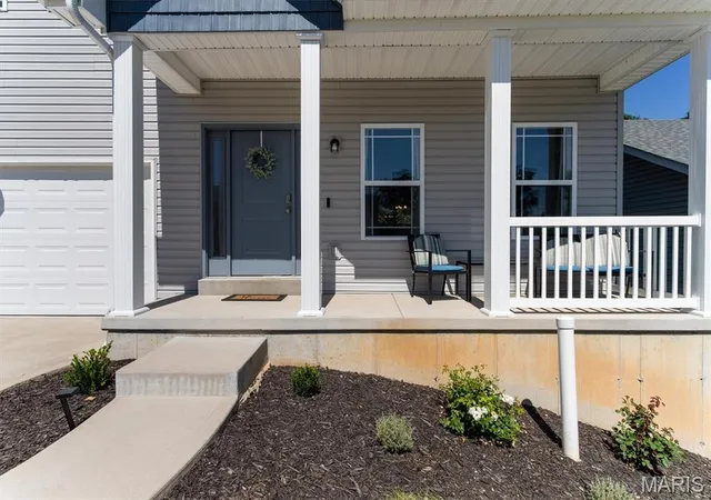 Homes for sale in Herculaneum, MO | 1088 Providence Wy, Herculaneum, MO 63048 | MLS# MIS26040185