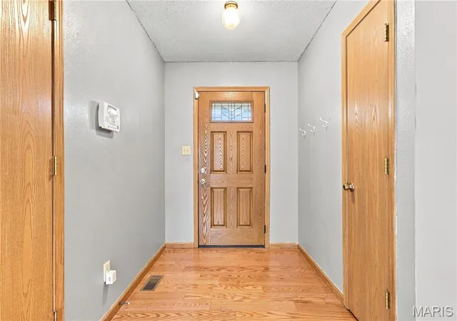 Photo 2 of Sale Pending at 4208 Nw Point Dr, House Springs, MO 63051 | MLS# MIS26040188 | Listing updated on 2026-08-14
