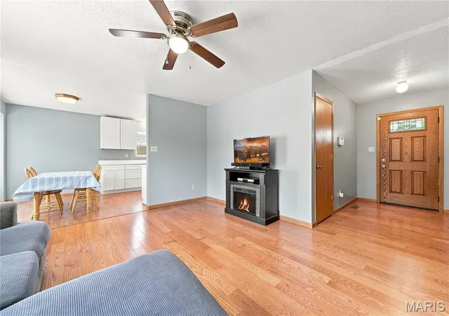 Photo 3 of Sale Pending at 4208 Nw Point Dr, House Springs, MO 63051 | MLS# MIS26040188 | Listing updated on 2026-08-14