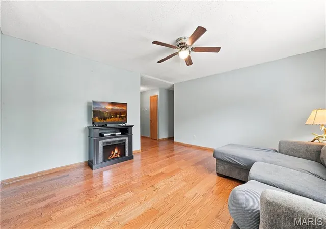 Photo 4 of Sale Pending at 4208 Nw Point Dr, House Springs, MO 63051 | MLS# MIS26040188 | Listing updated on 2026-08-14
