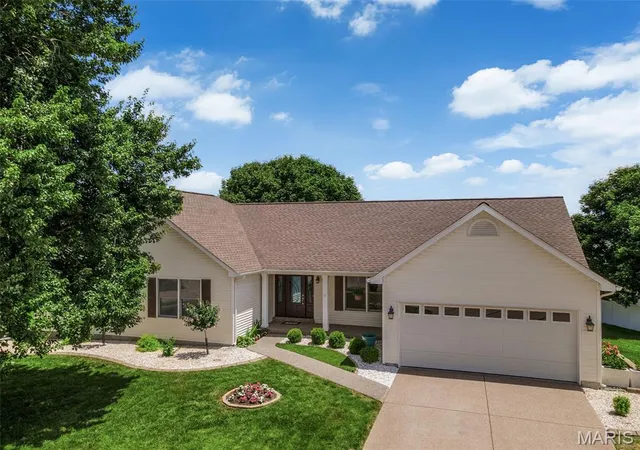 2nd image of 2202 Wild Pigeon Dr, O Fallon, MO 63368 | MLS# MIS26040201