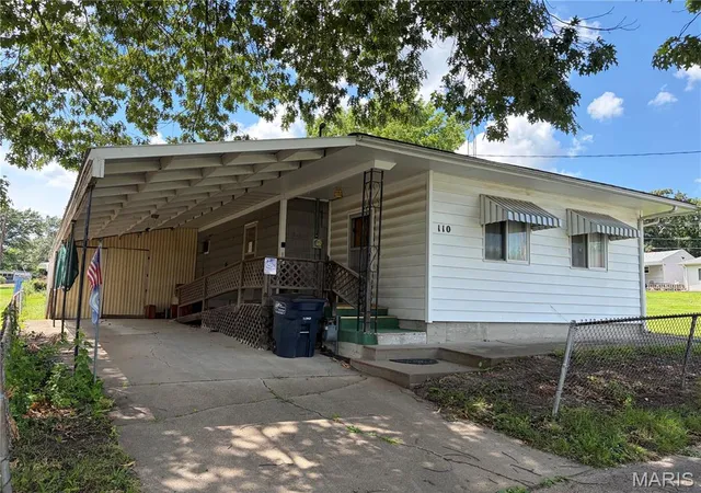 Homes for sale in Taylor Springs, IL | 110 Water St, Taylor Springs, IL 62089 | MLS# MIS26040205