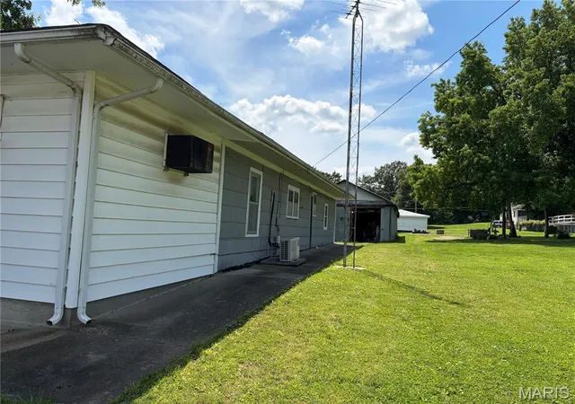 Homes for sale in Taylor Springs, IL | 110 Water St, Taylor Springs, IL 62089 | MLS# MIS26040205