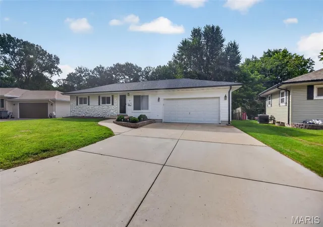 4th image of 38 Country Life Dr, O Fallon, MO 63366 | MLS# MIS26040219