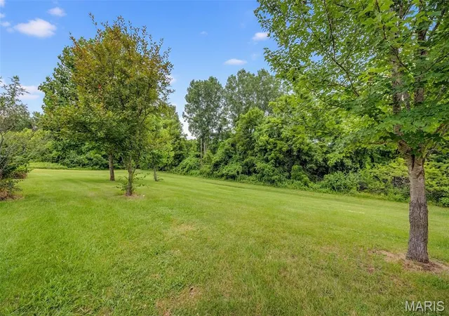3rd image of 70 Hartley Ln, Elsberry, MO 63343 | MLS# MIS26040231