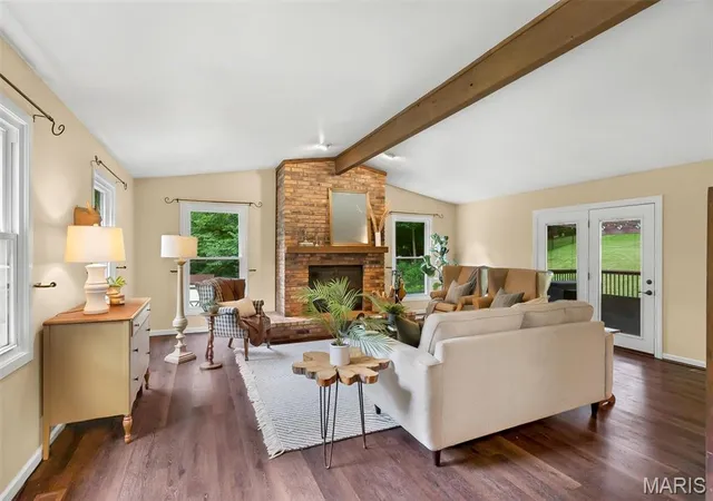 Photo 4 of Sale Pending at 3837 Fleur Du Bois Dr, Florissant, MO 63034 | MLS# MIS26040239 | Listing updated on 2026-08-23