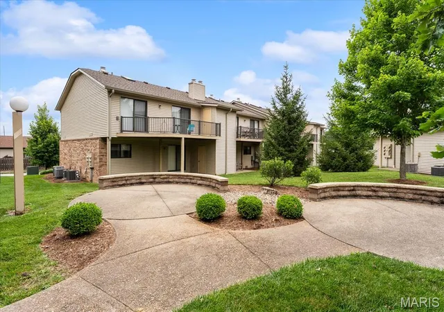 Photo 2 of Condo for sale at 304 Eagle Rdg, O Fallon, IL 62269 | MLS# MIS26040240 | Listing updated on 2026-08-26