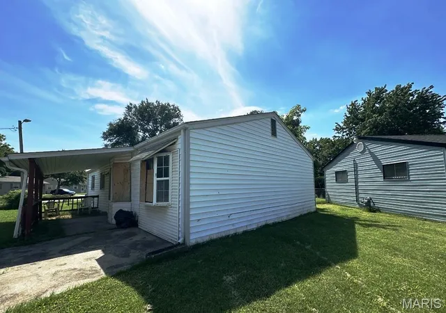 Homes for sale in Cahokia, IL | 1137 St Margaret Dr, Cahokia, IL 62206 | MLS# MIS26040247