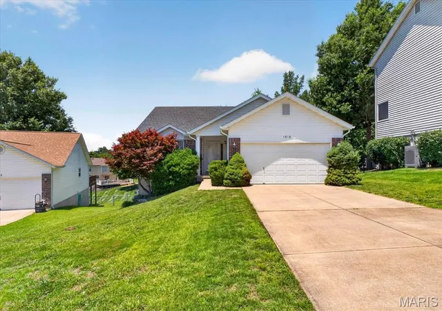 Homes for sale in Arnold, MO | 1515 Jonathan Ct, Arnold, MO 63010 | MLS# MIS26040251