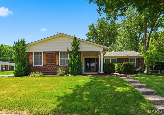 Homes for sale in Maryland Heights, MO | 1843 Redcoat Dr, Maryland Heights, MO 63043 | MLS# MIS26040259