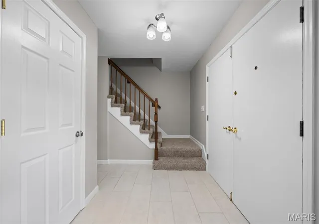 Photo 3 of Sale Pending at 12326 Woodline Dr, Saint Louis, MO 63141 | MLS# MIS26040265 | Listing updated on 2026-08-14