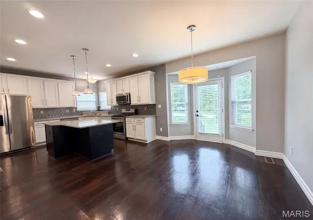 2nd image of 819 Harding St, St Peters, MO 63376 | MLS# MIS26040267