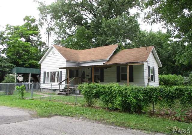 Homes for sale in Sparta, IL | 415 Park Ave, Sparta, IL 62286 | MLS# MIS26040268