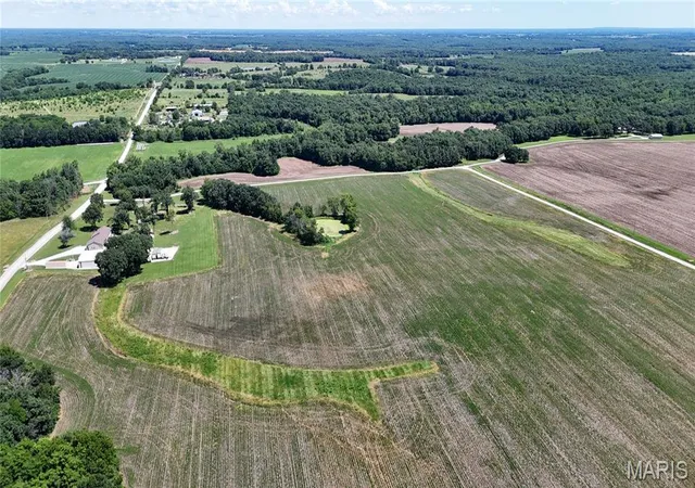 Homes for sale in Bellflower, MO | 9659 Acres Rock Rd, Bellflower, MO 63333 | MLS# MIS26040274