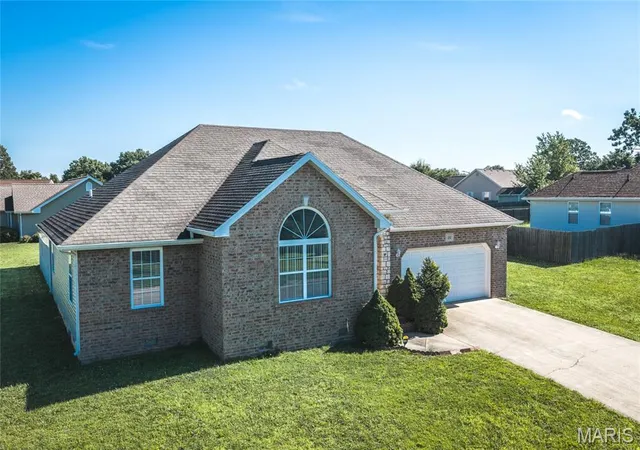 Homes for sale in Waynesville, MO | 120 Mesa Dr, Waynesville, MO 65583 | MLS# MIS26040276