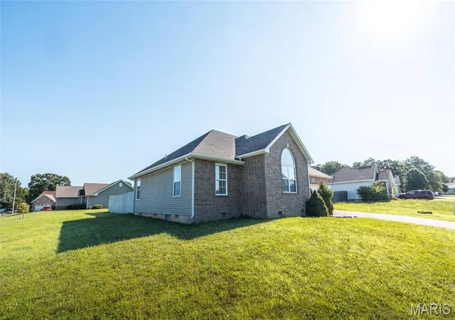 Homes for sale in Waynesville, MO | 120 Mesa Dr, Waynesville, MO 65583 | MLS# MIS26040276