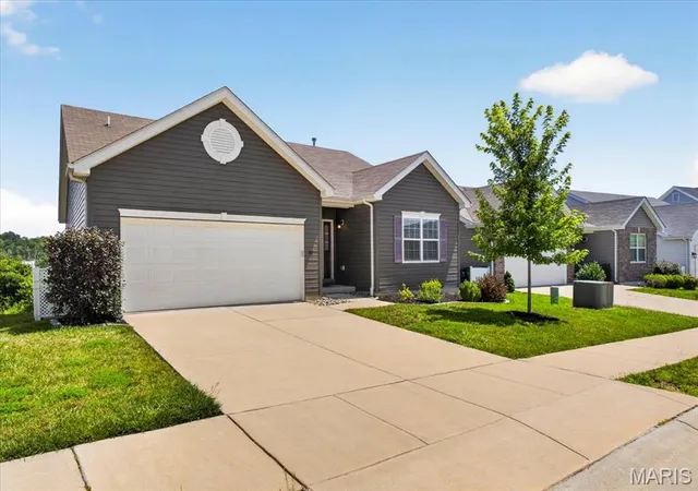 Homes for sale in Fenton, MO | 417 Timber Valley Trl, Fenton, MO 63026 | MLS# MIS26040277