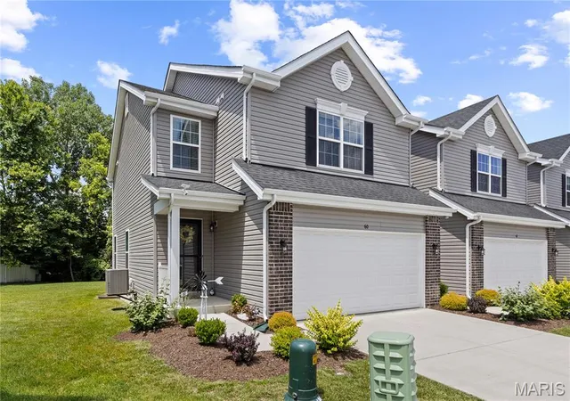 Photo 2 of Townhouse for sale at 60 Richmond Center Ct, St Peters, MO 63376 | MLS# MIS26040302 | Listing updated on 2026-09-13