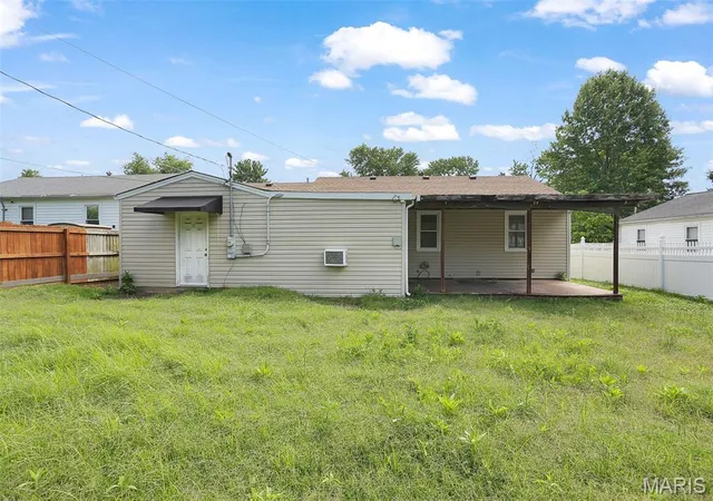 Homes for sale in Maryland Heights, MO | 12089 Sunnycrest Pl, Maryland Heights, MO 63043 | MLS# MIS26040312