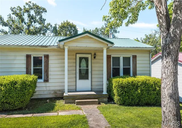 Homes for sale in Dixon, MO | 107 Aspen Rd, Dixon, MO 65459 | MLS# MIS26040313